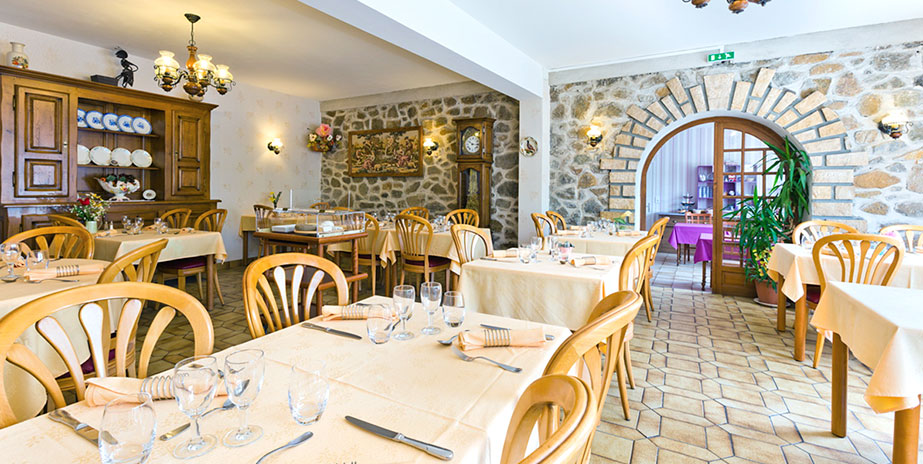 Restaurant Le Grillon Lac Chambon